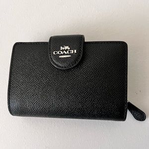 New Coach Corner Zip Medium Black Wallet